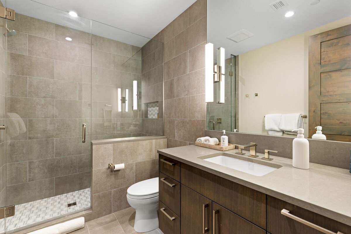 Outlook Chalet – Alpine Big Sky Ski in/out gallery image 5