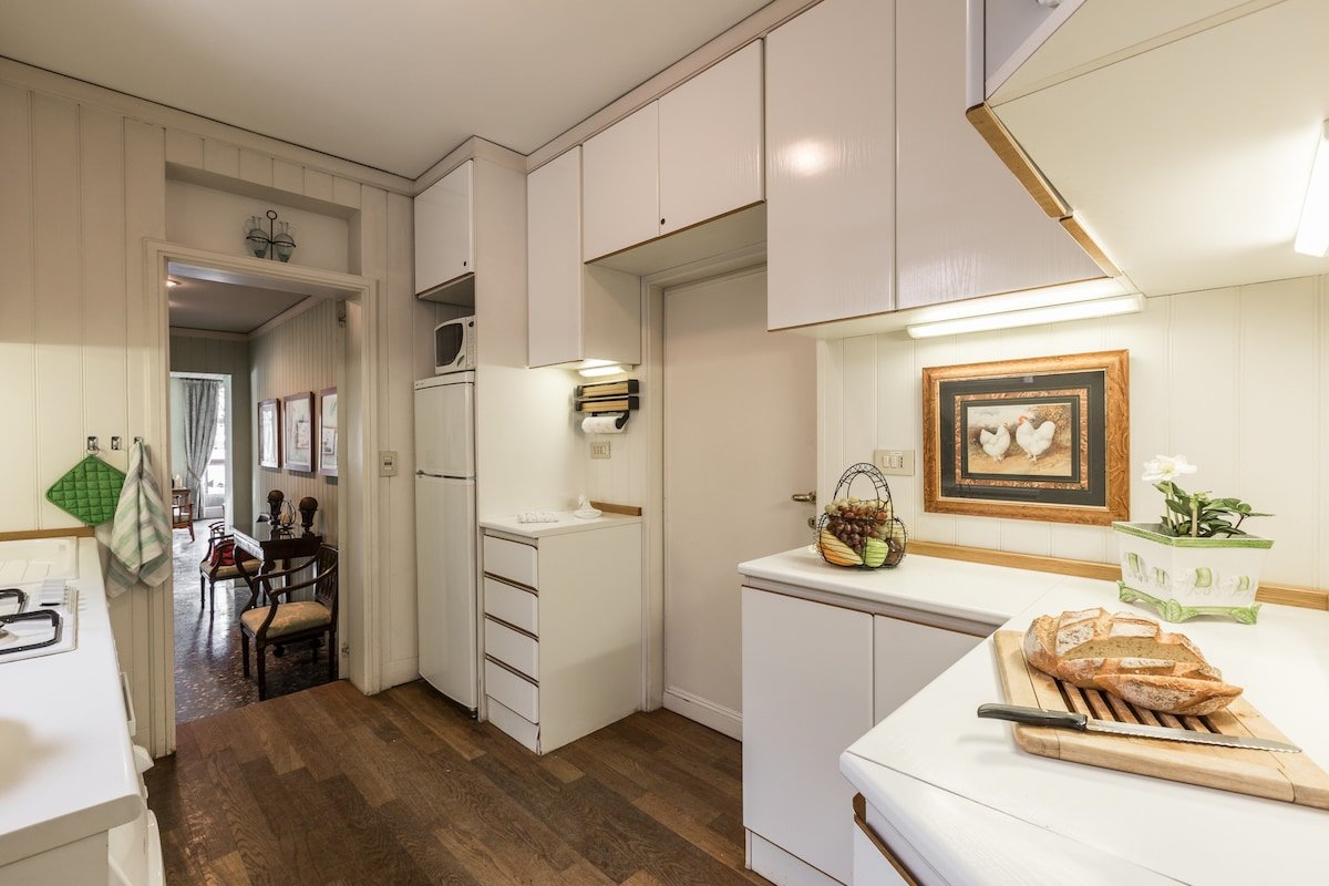 Ca’ Giulia Grand Canal in the lively Rialto Area! gallery image 5