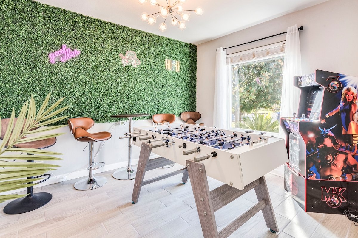 Heated Pool/Spa/BBQ/Foosball/Arcade/Domain gallery image 4