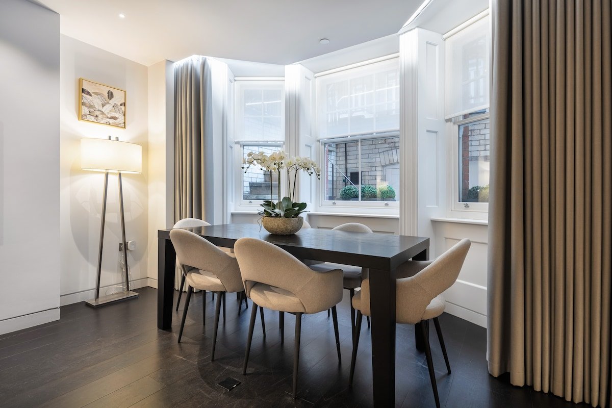 The Mayfair Residence Super King Luxury VIP gallery image 5