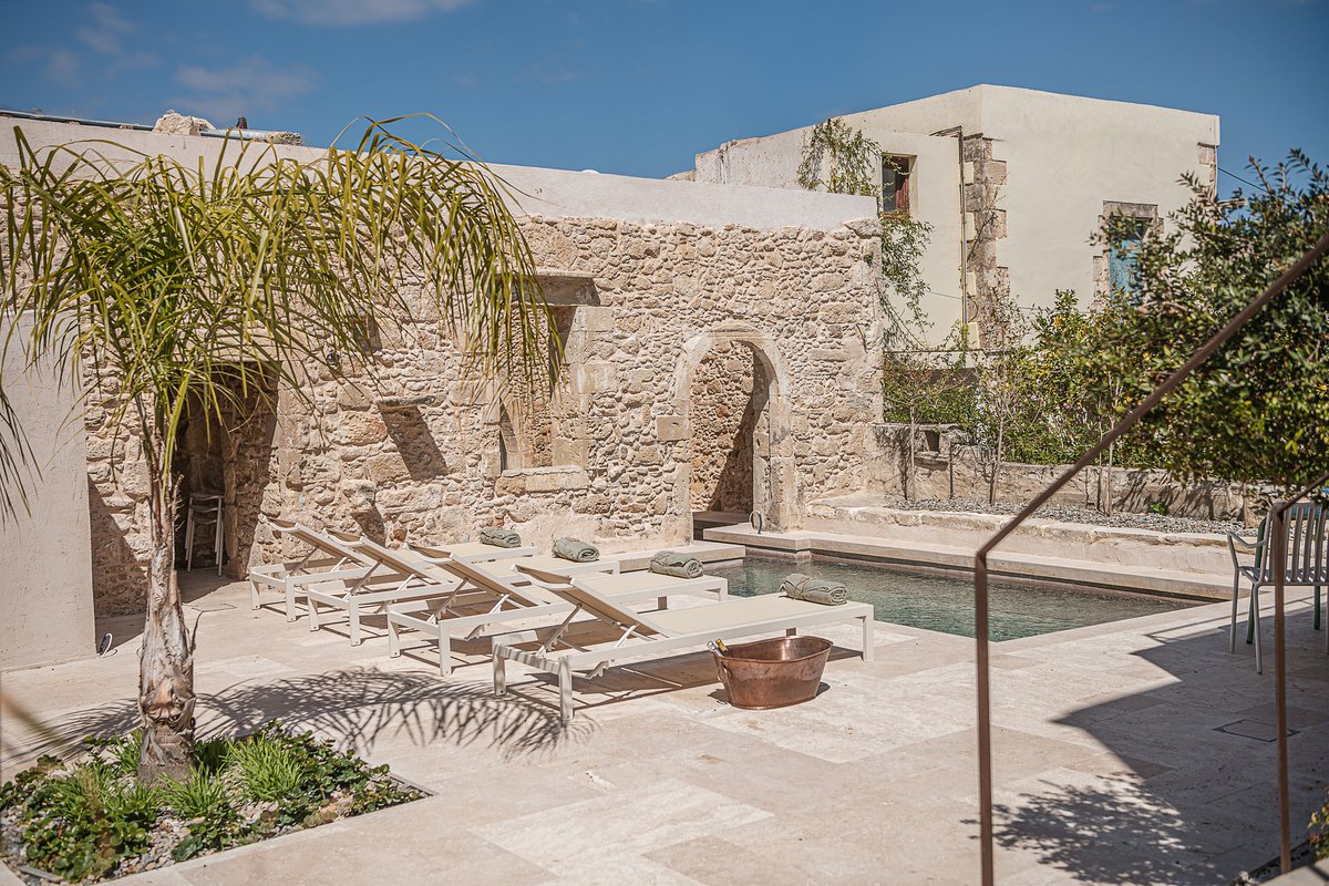 Corte Interna, free heated pool