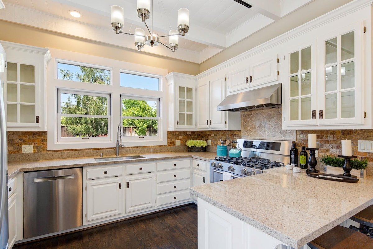 ⭐Luxurious Stunning Resort House Silicon Valley⭐ gallery image 2