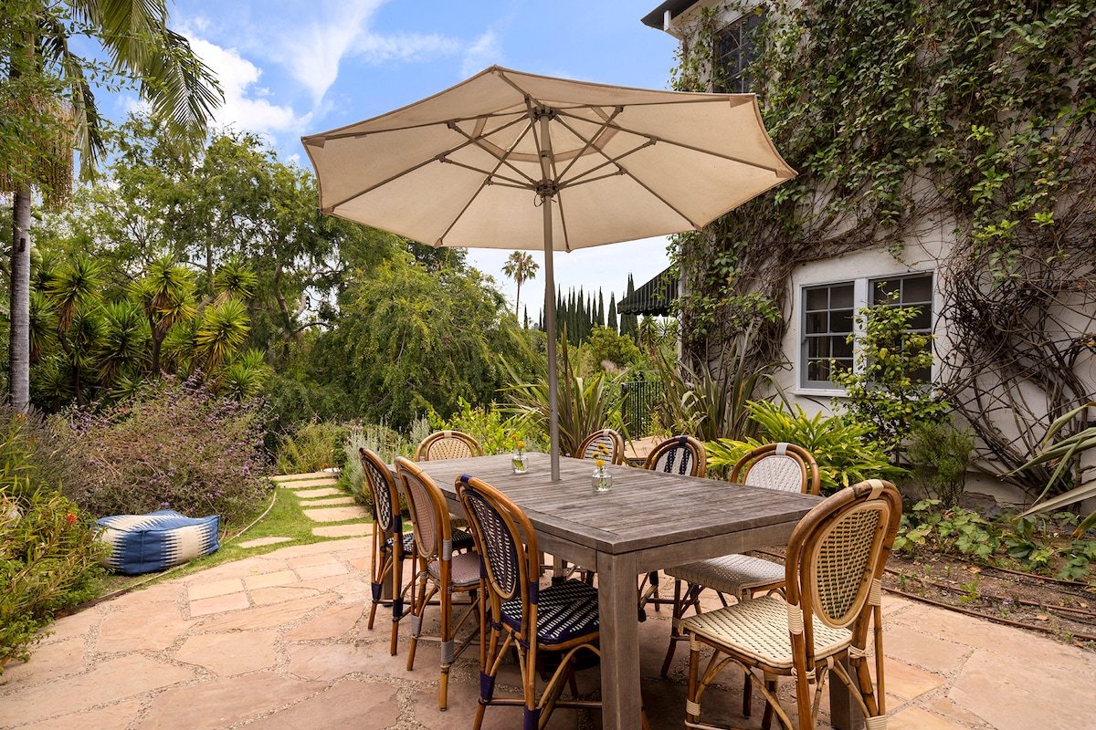 The Kenilworth – Silver Lake Reservoir Area Oasis! gallery image 3