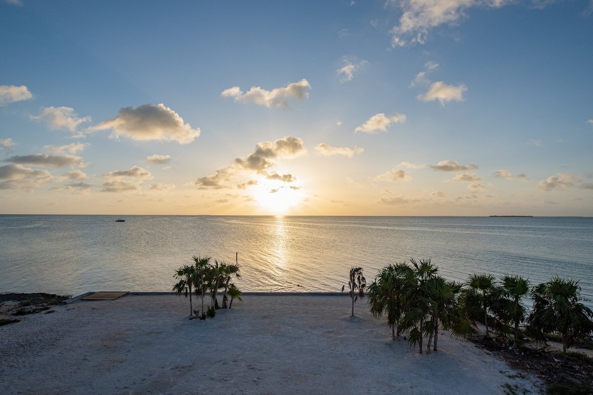 Eco-Friendly Villa at Secret Beach Belize! gallery image 5