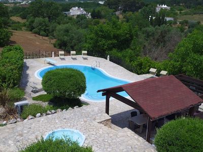 3 bedroom trullo, large pool & hot tub