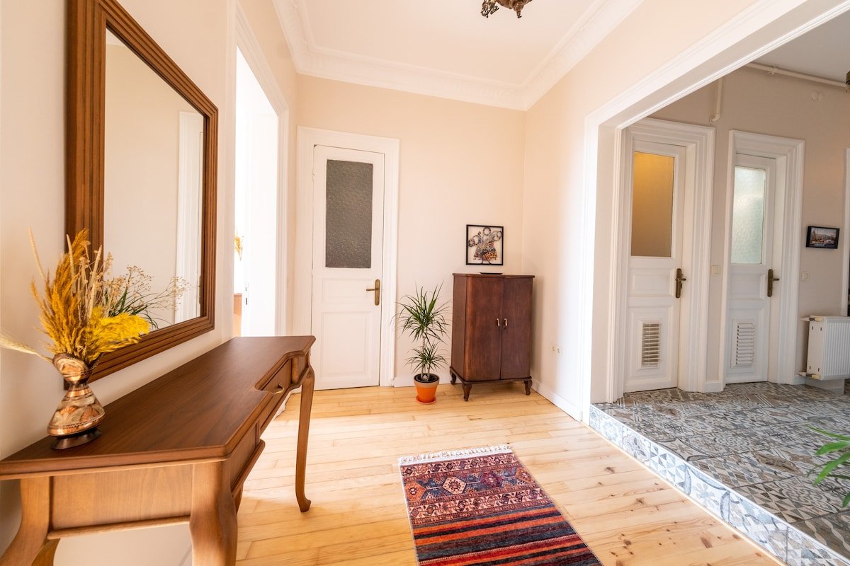 Elegant spacious peaceful 3BR 2BA at the center gallery image 4