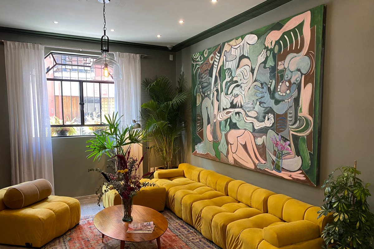 Wake up in an Art Gallery / Luxury Vacation Home