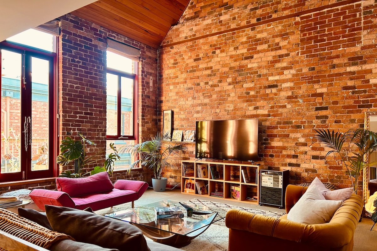 The Brick House | Fitzroy 3BR + 2Bathrooms gallery image 2