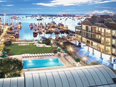 Harbor-side Condo Resort in Newport, Ocean View!