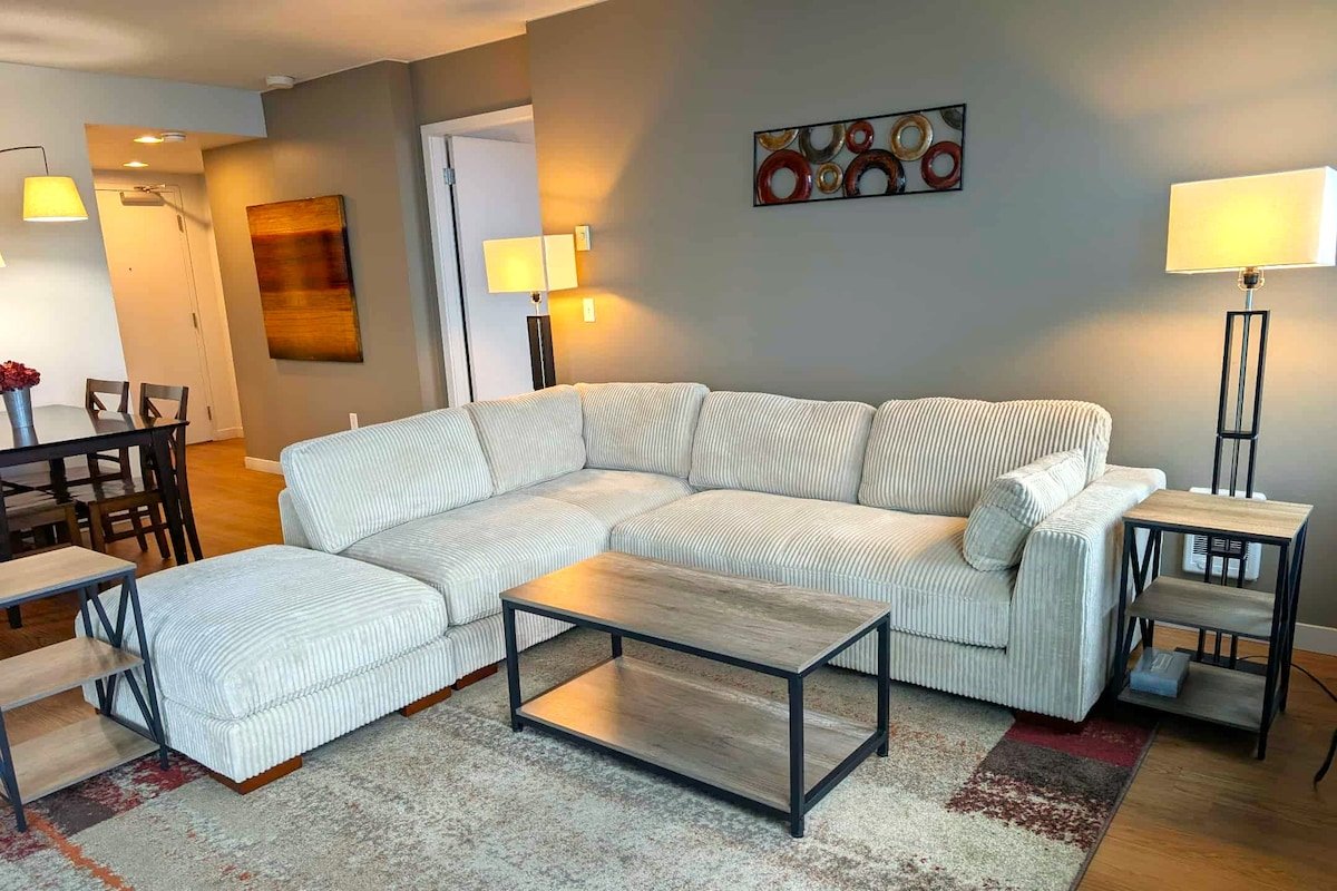 Harbor Steps, Prime Downtown Location, Water Views gallery image 2