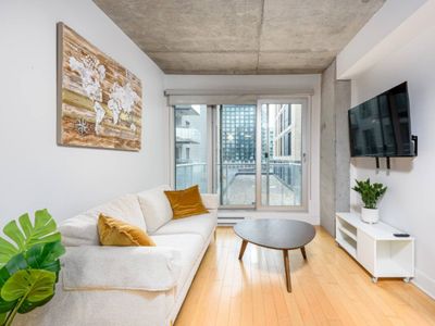 Delightful 2-BDR condo MTL