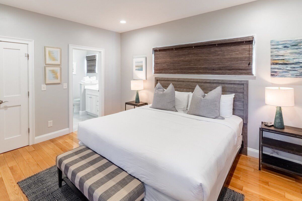 Elegant Home, 7 Mins to Castle Hill & Ocean Cliff gallery image 4