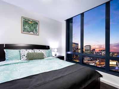 HUGE SAVE!FACE CROWN CASINO!CLOSE EVERYTHING!FREE