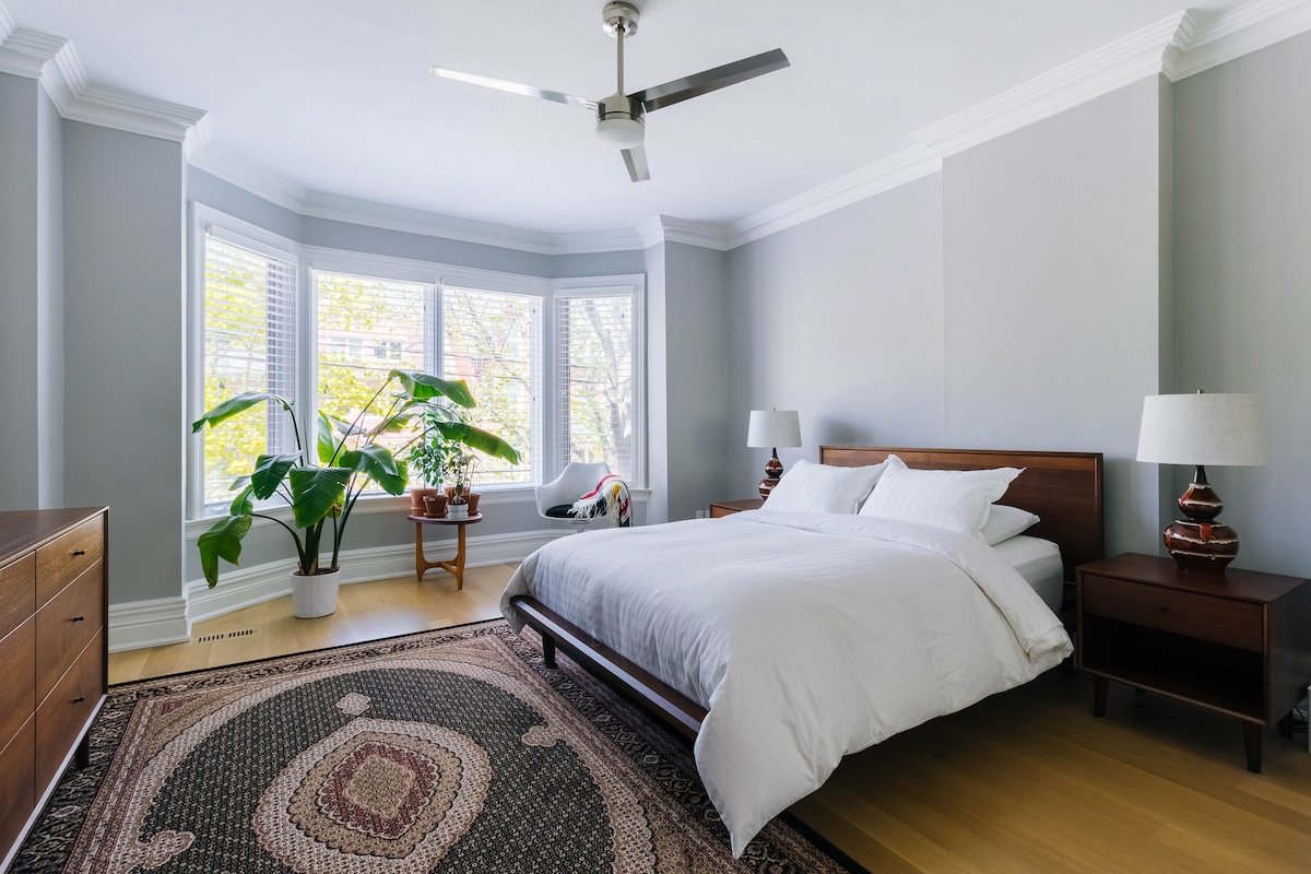 Beautiful Century Home gallery image 2