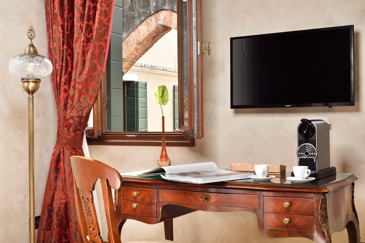 1-Bedroom Porzia gallery image 2