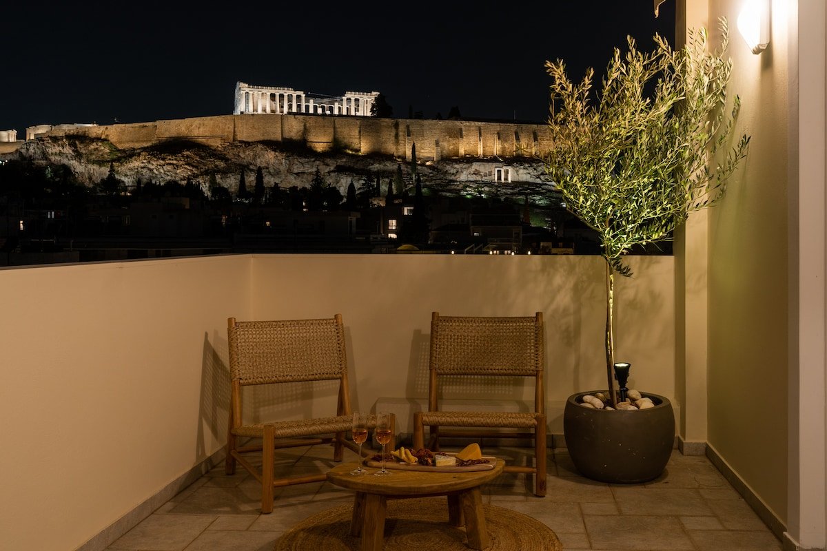 Elegant Skyline Penthouse Acropolis View 3BR|2BA gallery image 3
