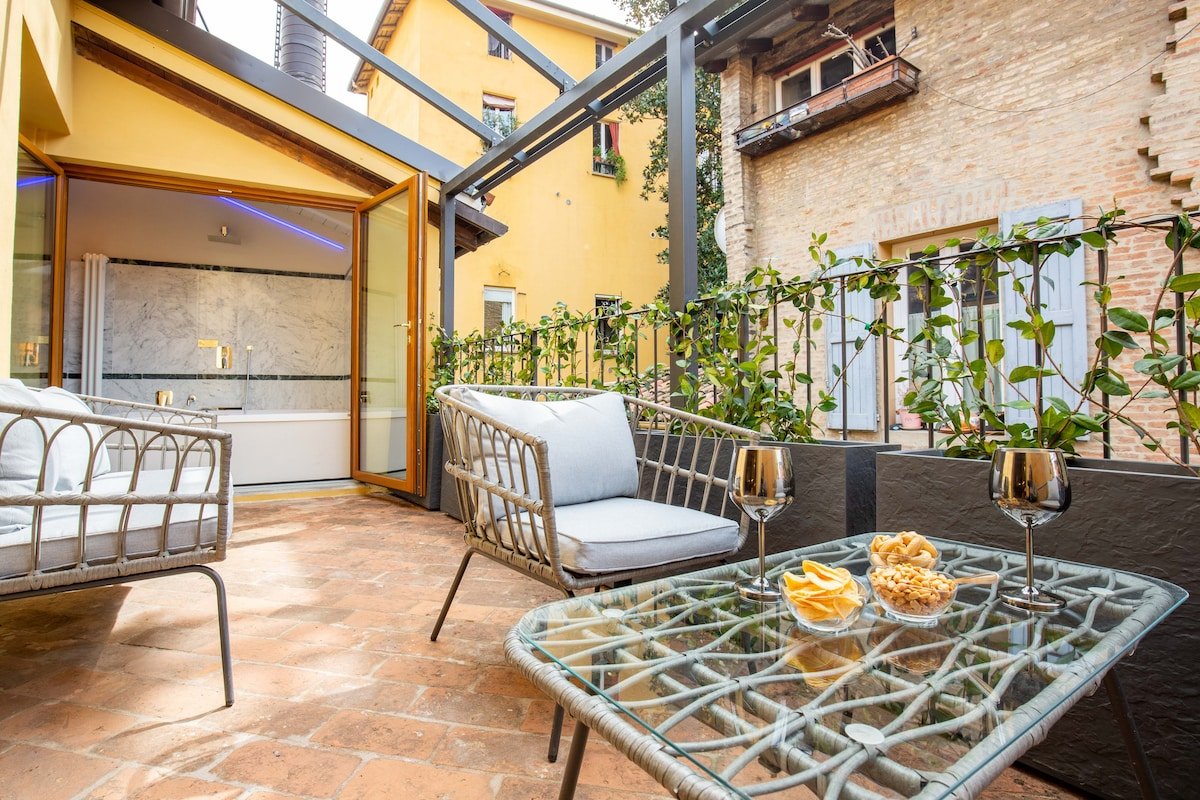 Falegnami Boutique Suites – Entire Palace! gallery image 4