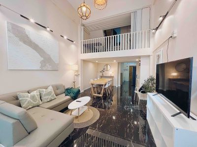 1 min walk to BTS/6bedrooms/Large Group friedly