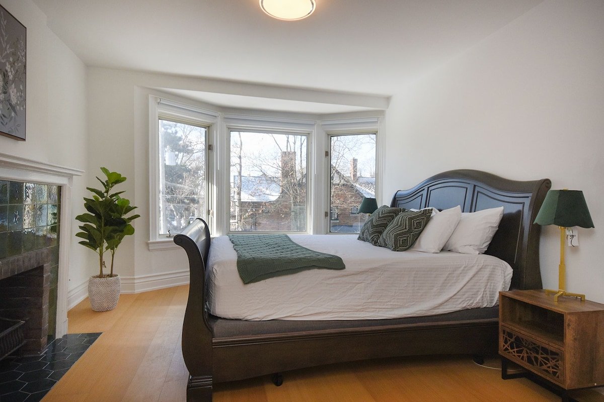 Updated Home in Prime Location gallery image 5