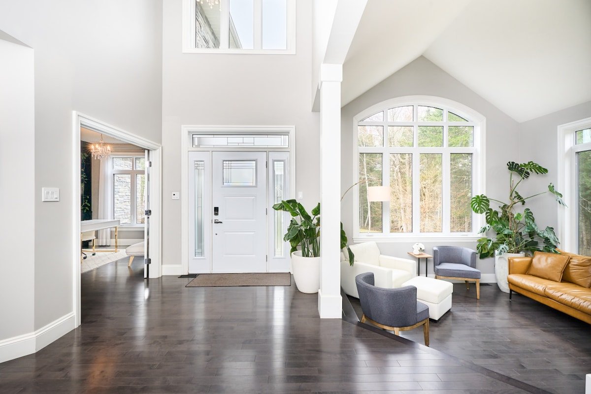 4 bedroom, Luxury Forest Oasis w/ Hot tub gallery image 2