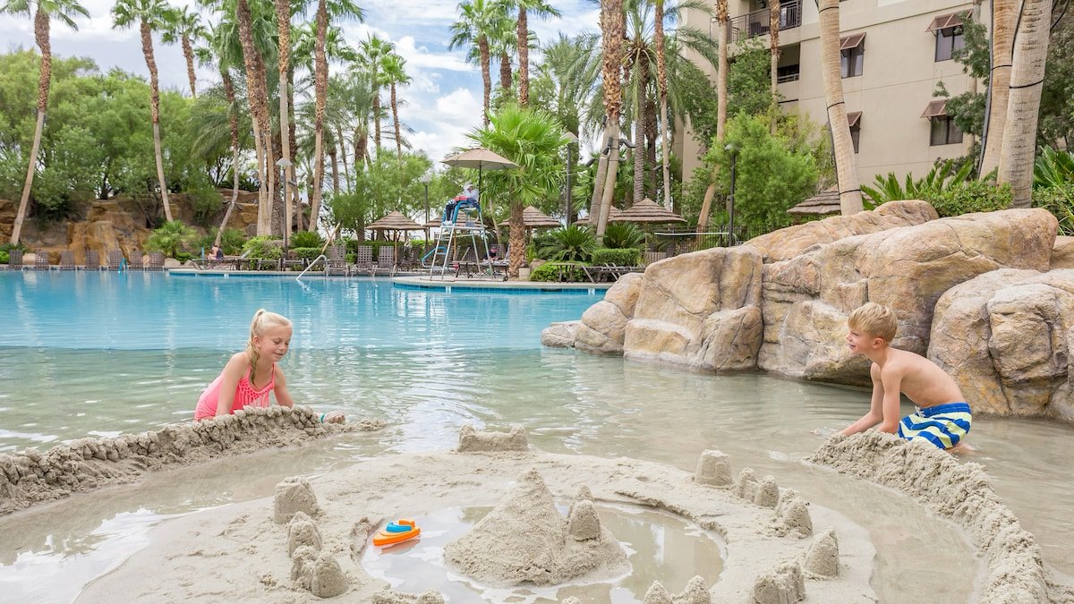 Ultimate Tahiti Village 2 BR, Sleeps 8+, Balcony gallery image 5