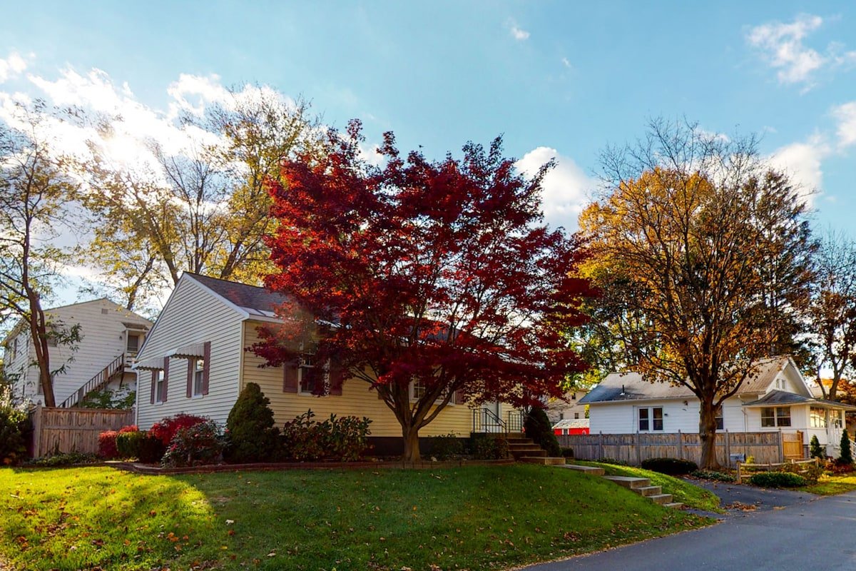 / Sauna Garden Getaway 1943 SUNY Eagle Hill gallery image 2