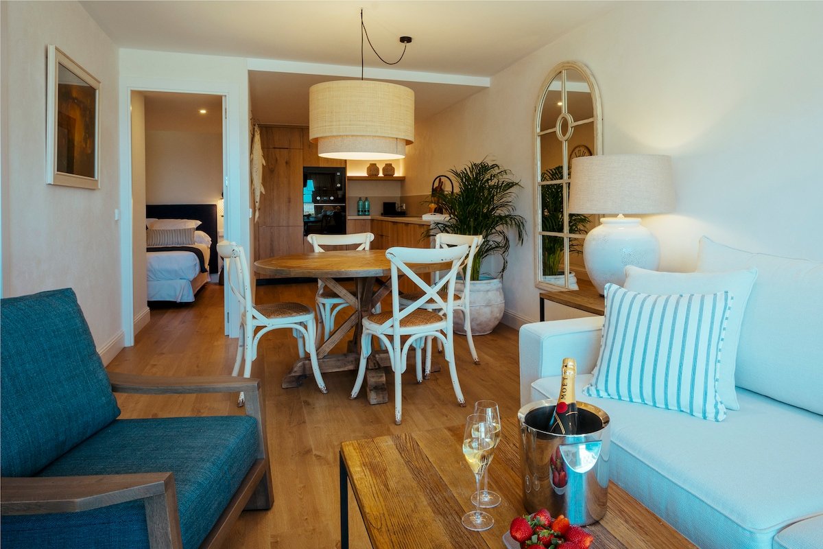 Luxury Premium Garden View – 2 bedroom apartment gallery image 4