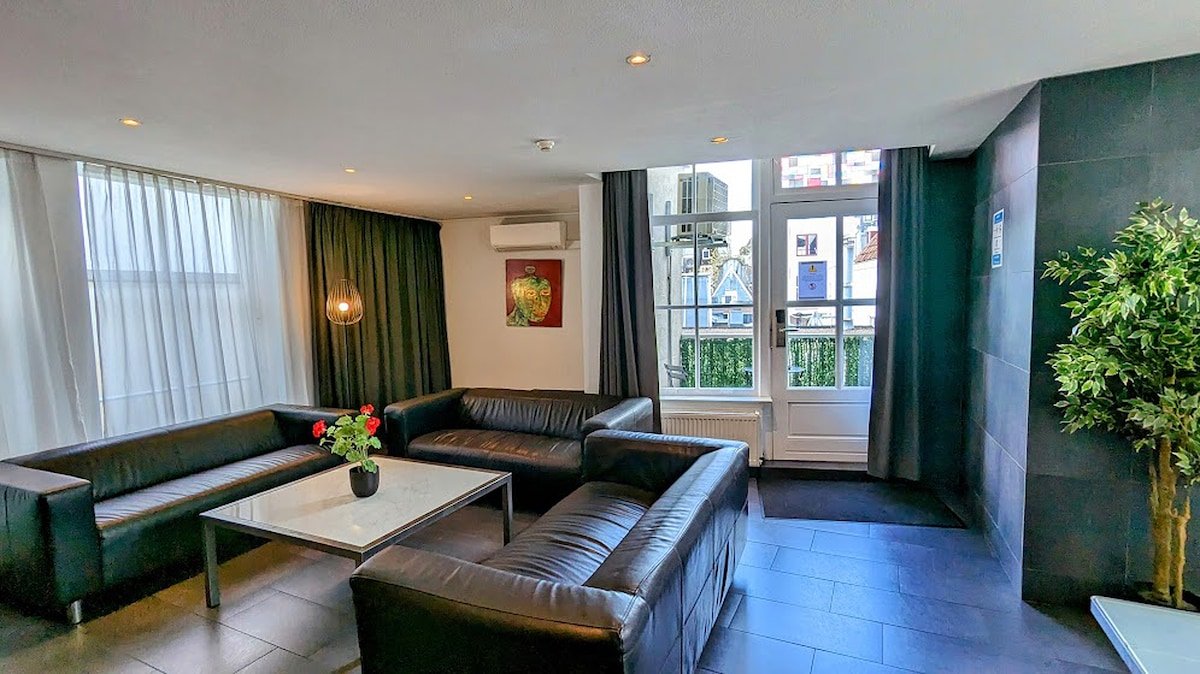 Amsterdam Elegant gallery image 5