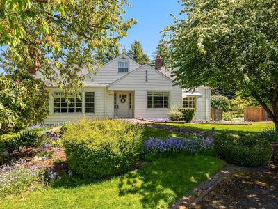 Historic 6 Bedroom Bayside Home With Private Beach
