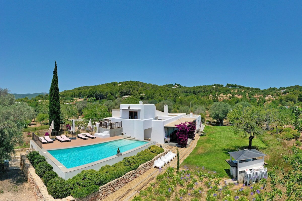 Sea views- Infinity pool- Outdoor gym- Sauna gallery image 3