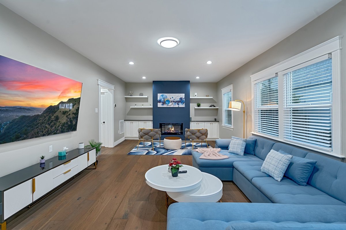 Spacious Hollywood Home | Minion Room & Pickleball gallery image 2