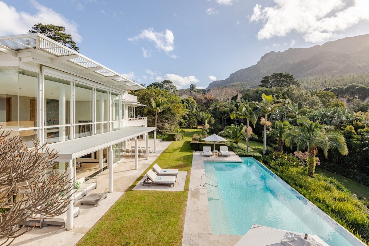 5-Bedroom Villa with Breathtaking Mountain Views