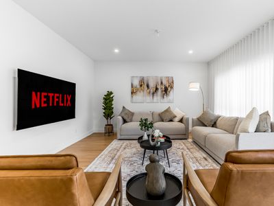 Spacious 6 Bedrooms Luxury Home