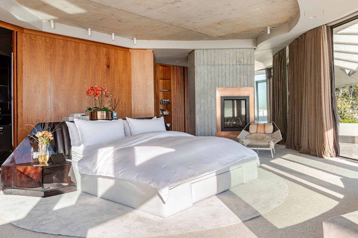 Iron Man Villa gallery image 4