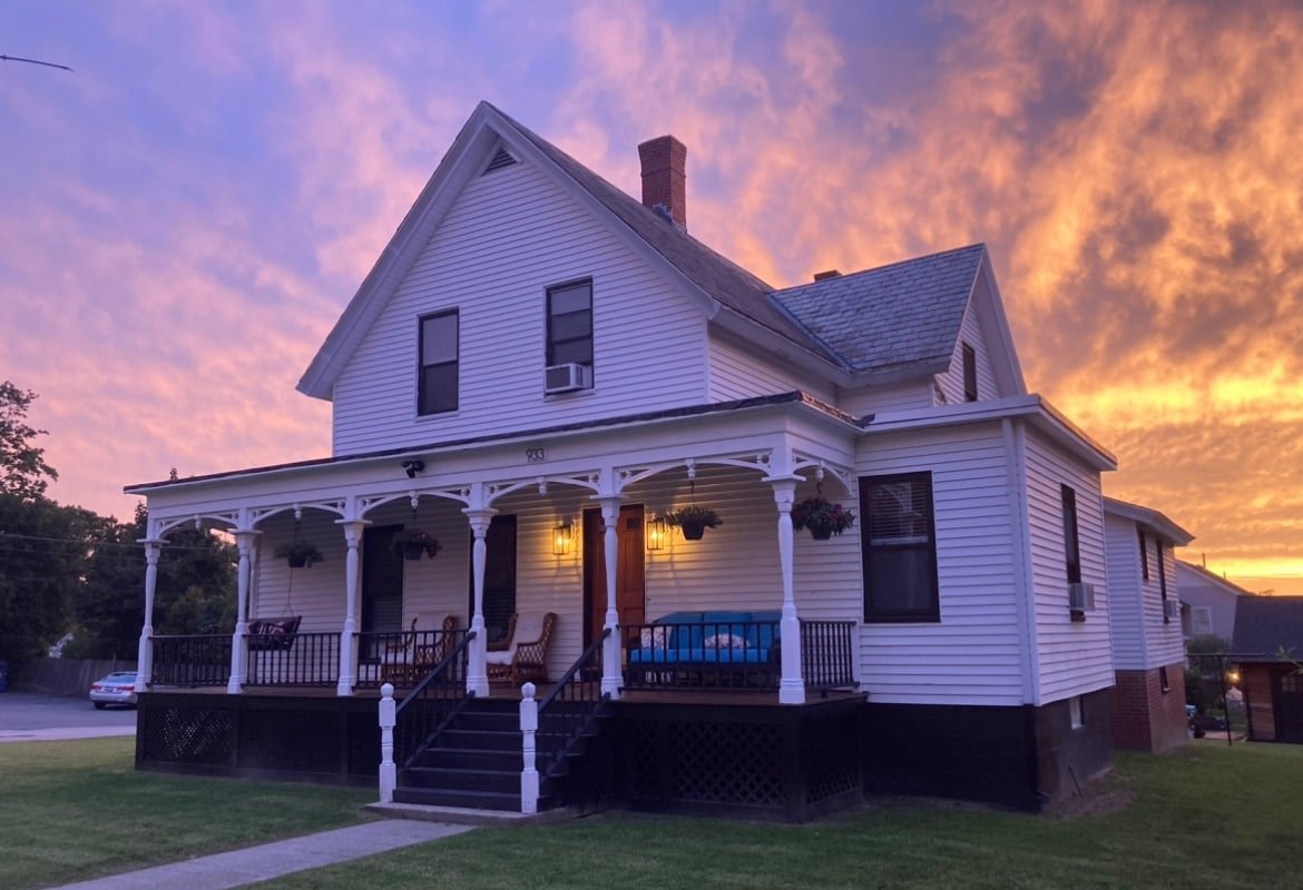 John Clarke House- Whole House- 5 Bedrooms- 9 beds gallery image 2