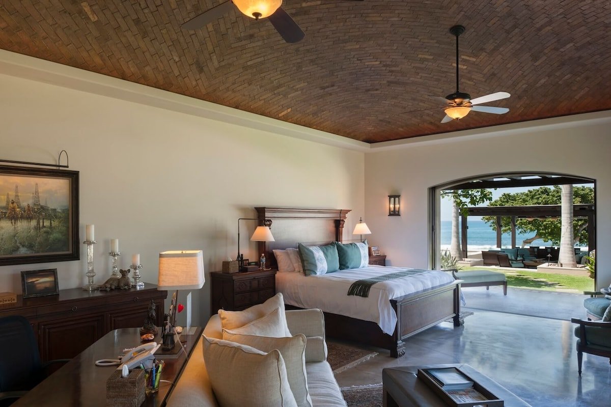 Refined Oceanfront Retreat Pool Ocean Views Staff gallery image 2