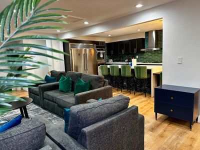 Peacock Inn – 8 Bdr 4 Bth 14 Bds, Free Spa Heat