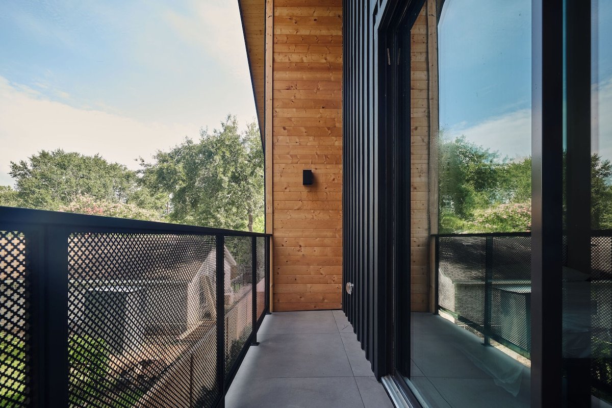 The Garden Oak-Garden & Grandeur gallery image 3