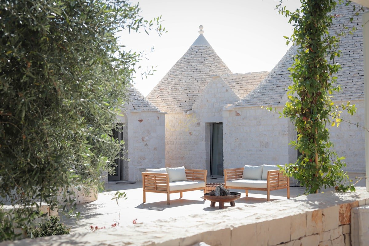 TD Trulli Lorusso Design Luxury Trulli with Pool gallery image 4
