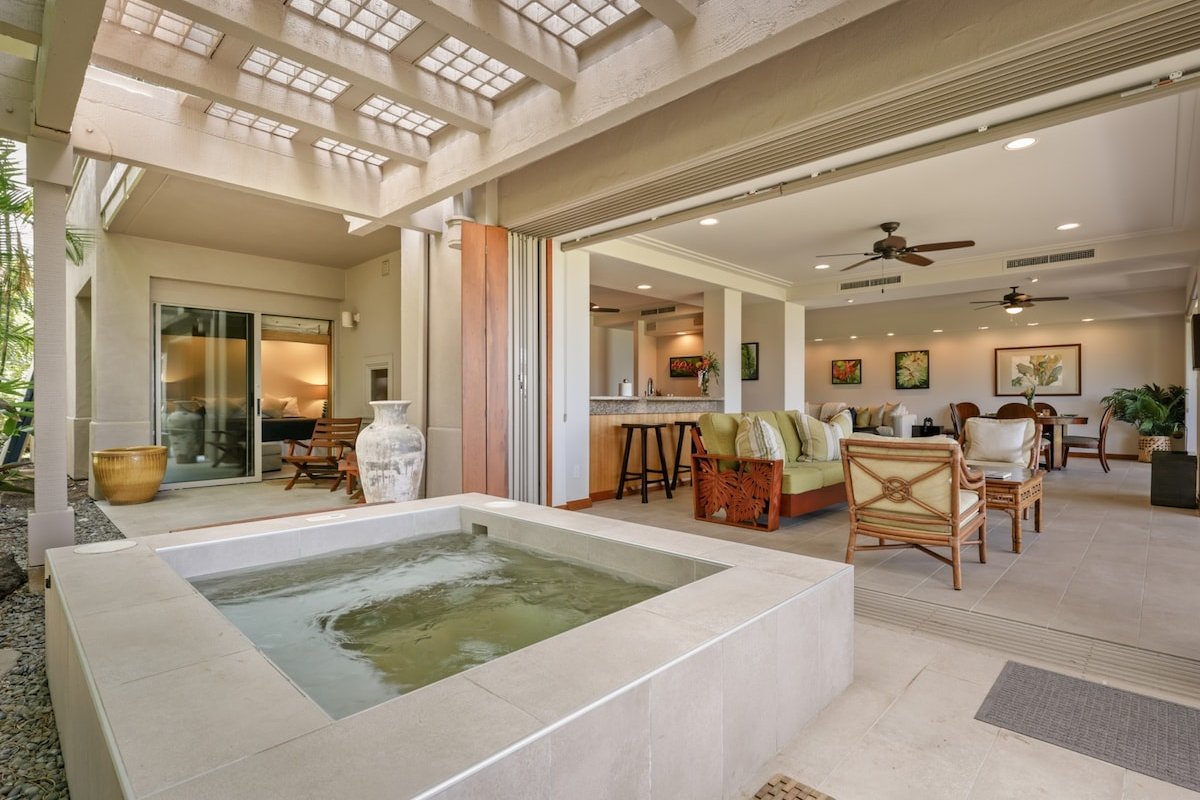 Oceanview Villa w/Hot Tub,Lanai & AC gallery image 4