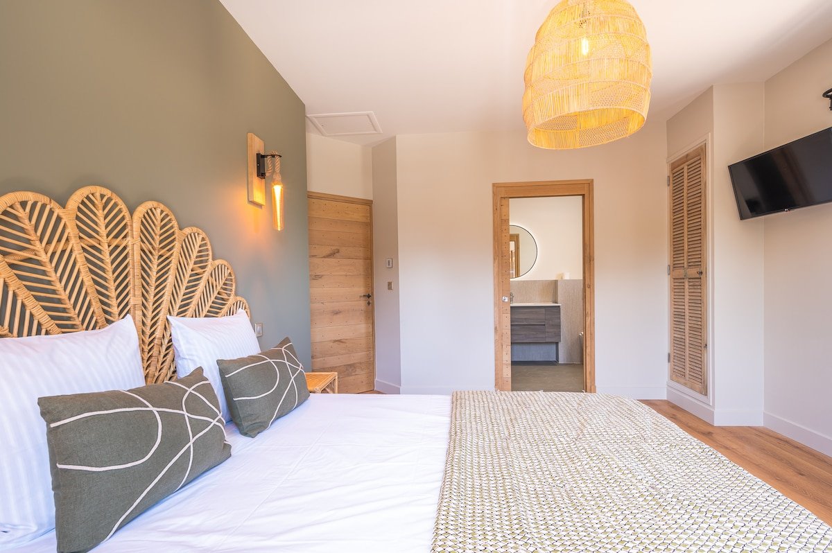 Provencal farmhouse with private swimming pool gallery image 5