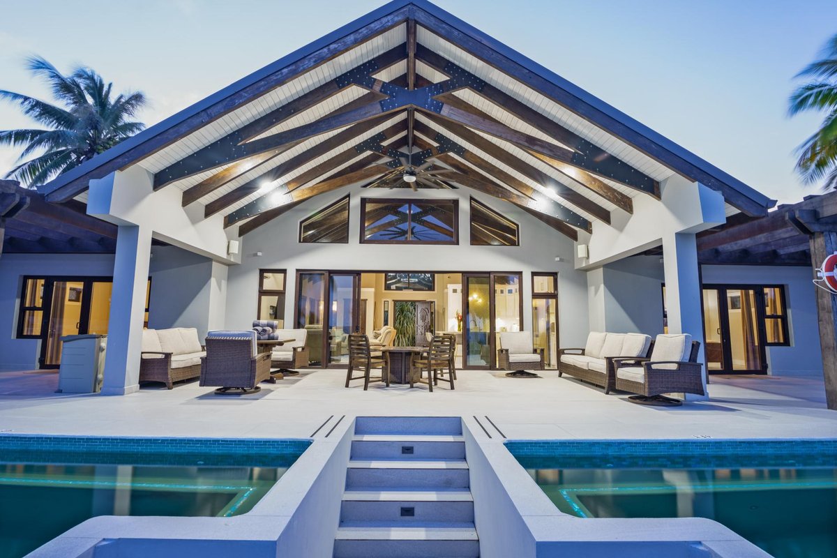 Casa de Wilson – 5 Bedroom Beachfront Villa