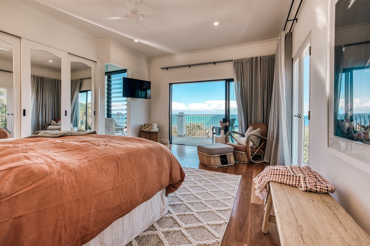 Villa Sunshine – Ocean views, 200m to beach gallery image 2