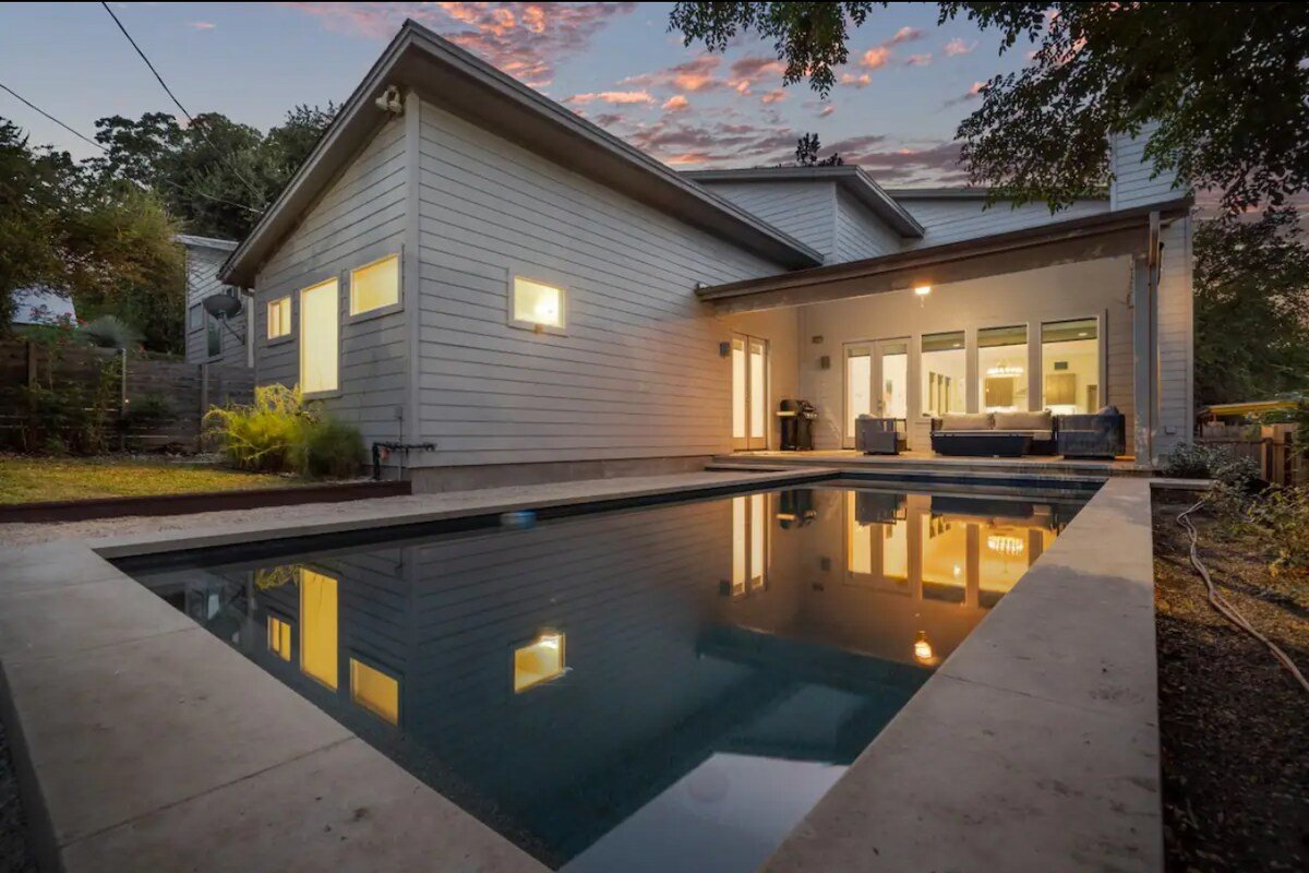 Soco Modern Luxury Home, Pool, near S. Congress gallery image 4