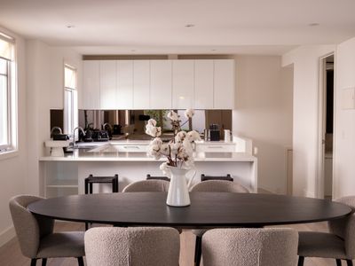 Stylish 3-Bedroom in the Heart of South Yarra