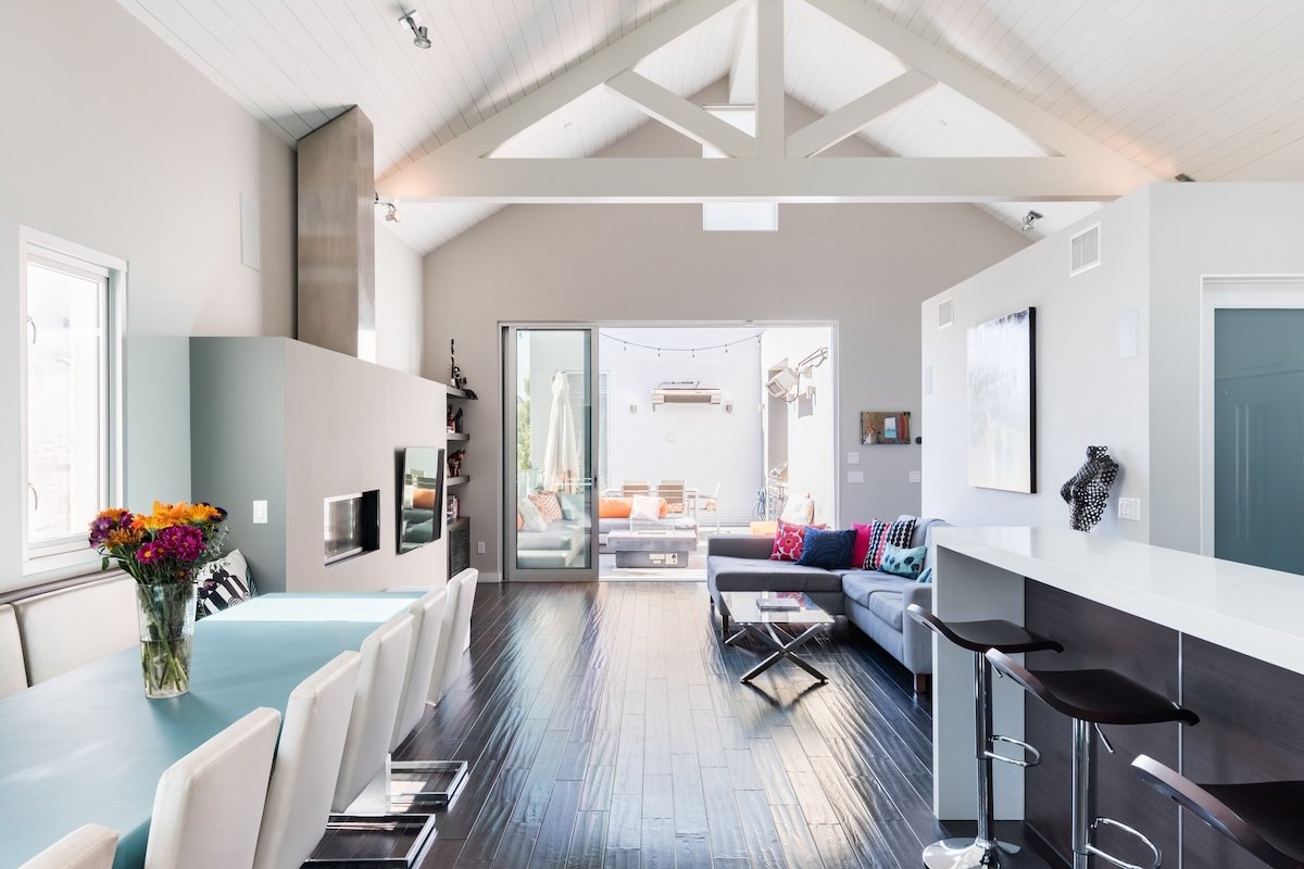 Stunning Three Bedroom Santa Monica Beach Home gallery image 2