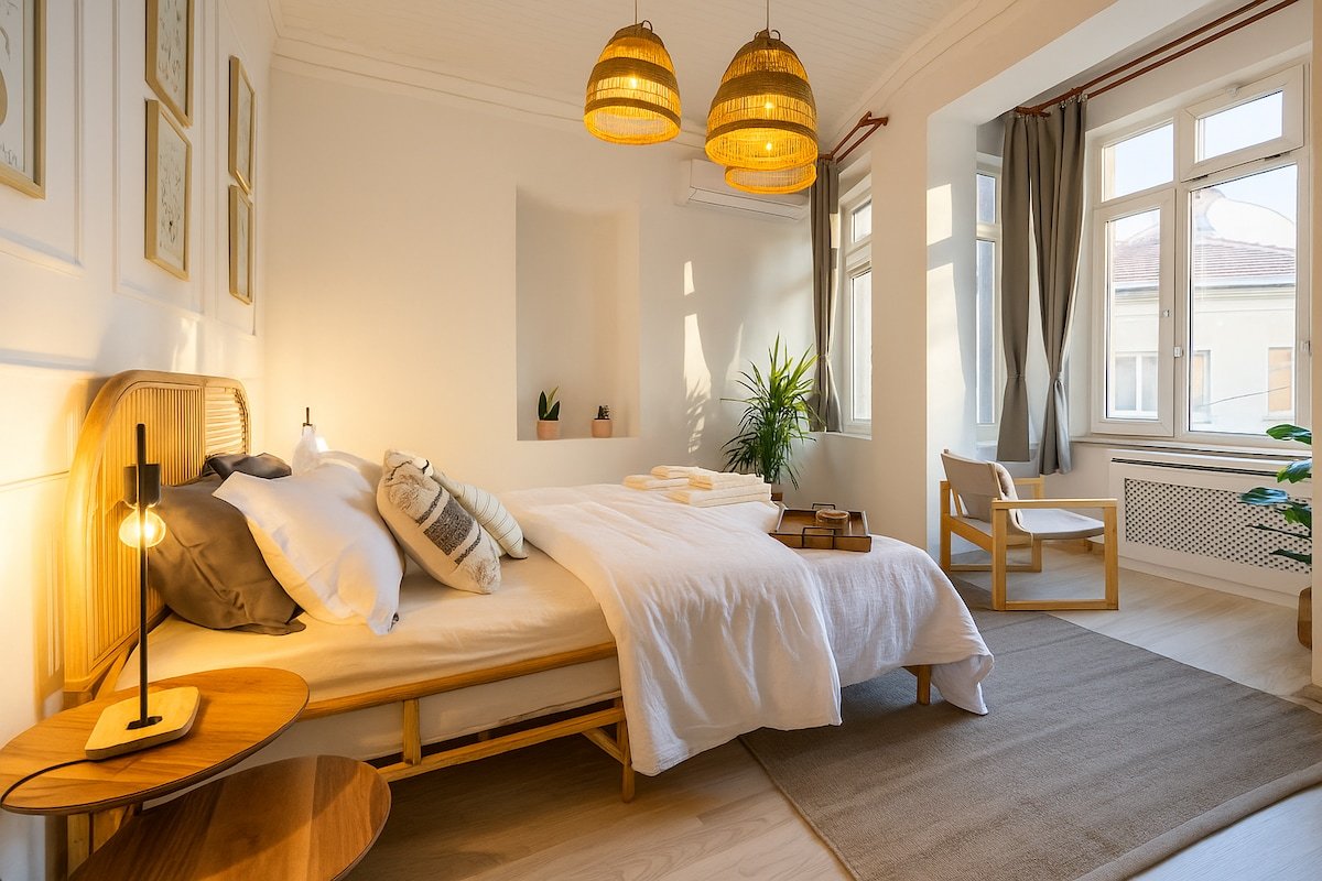 3-StoreyHouse w/Balcony,Terrace,Sauna,Bar,3BR, 3BA gallery image 5