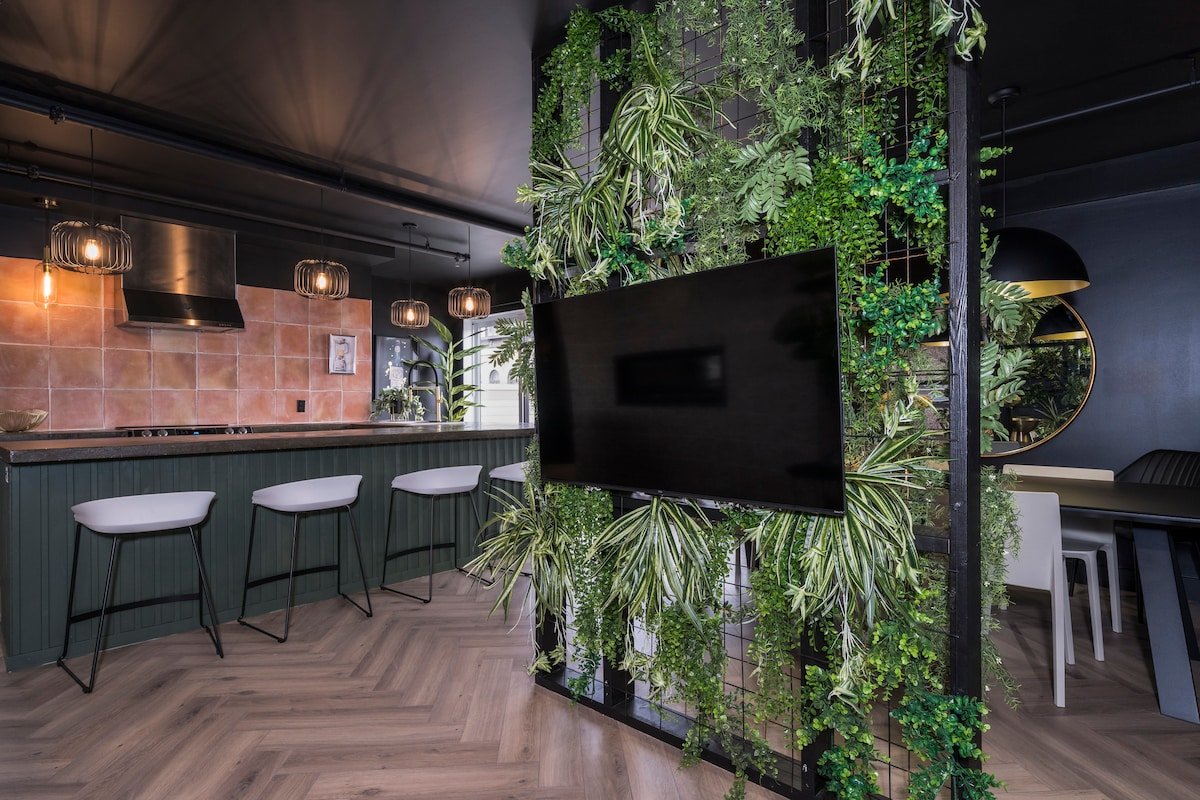 Deluxe Penthouse / / 2 in 1 Downtown Quebec City gallery image 4