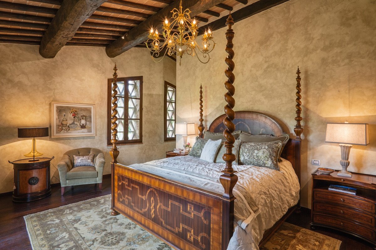 Timeless Elegance: 16th-Century Tuscan Farmhouse gallery image 3