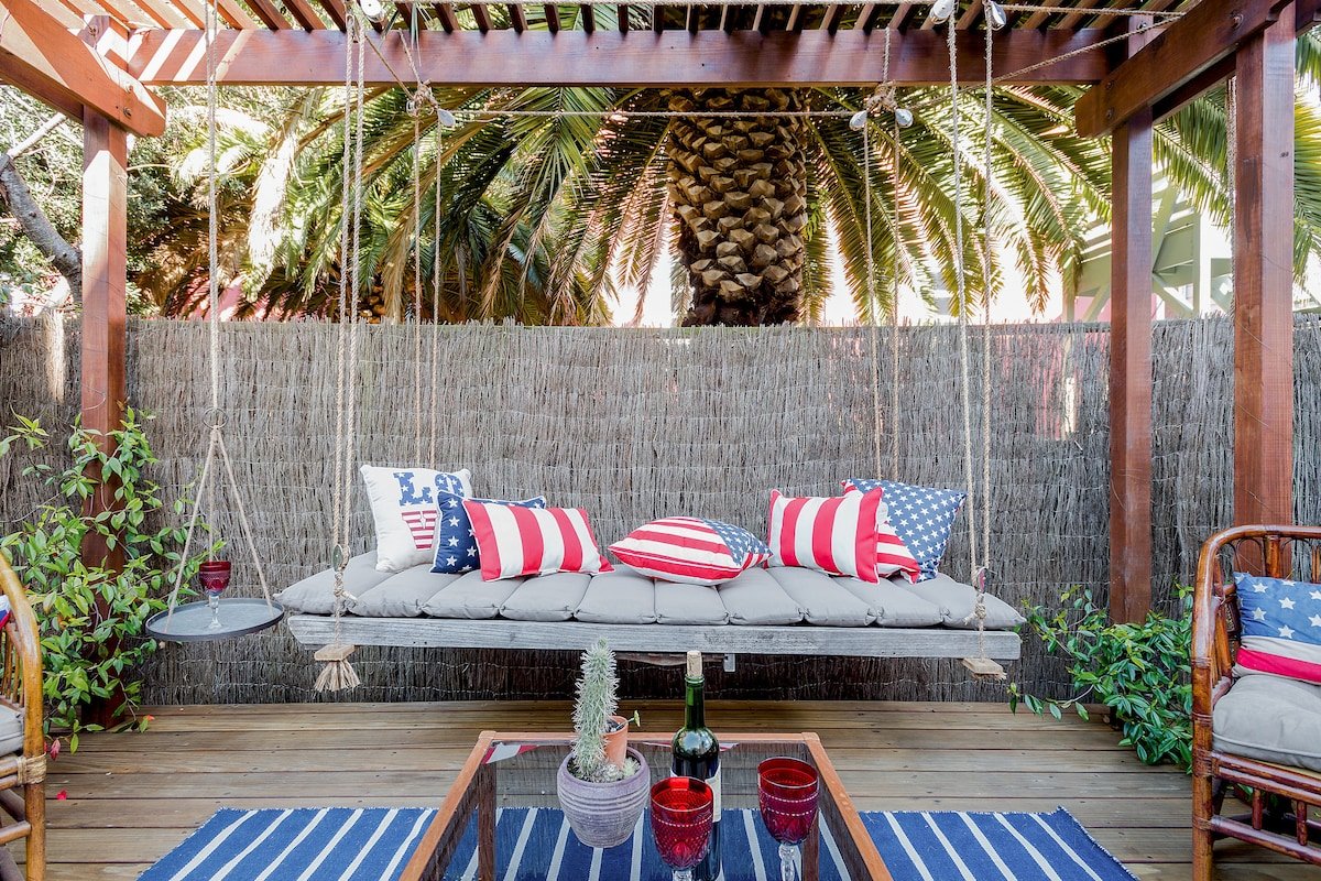 Elegant 4Bd/2Ba Italianate Victorian gallery image 5